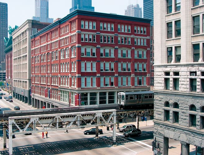 HI Chicago, The J. Ira and Nicki Harris Family Hostel