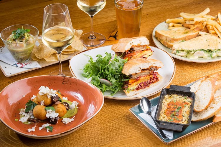 State and Lake Chicago Tavern