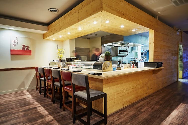 Yellowtail Sushi Bar & Asian Kitchen