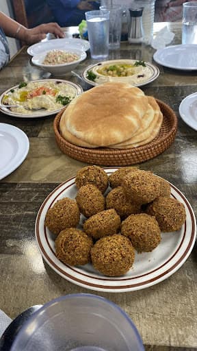 Review photo by zeinb Shaabna